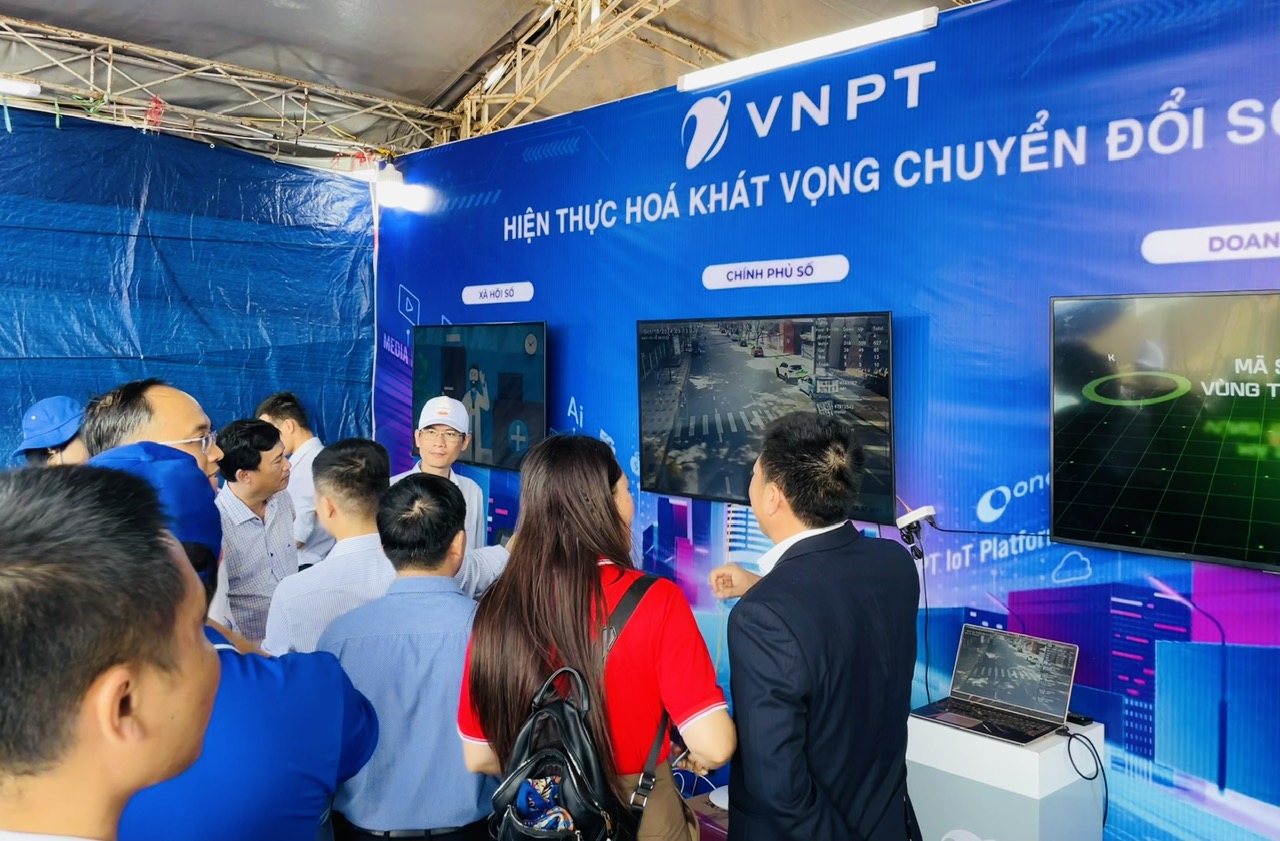 vnpt-dak-lak-tham-gia-ngay-hoi-chuyen-doi-so-krong-pac-1
