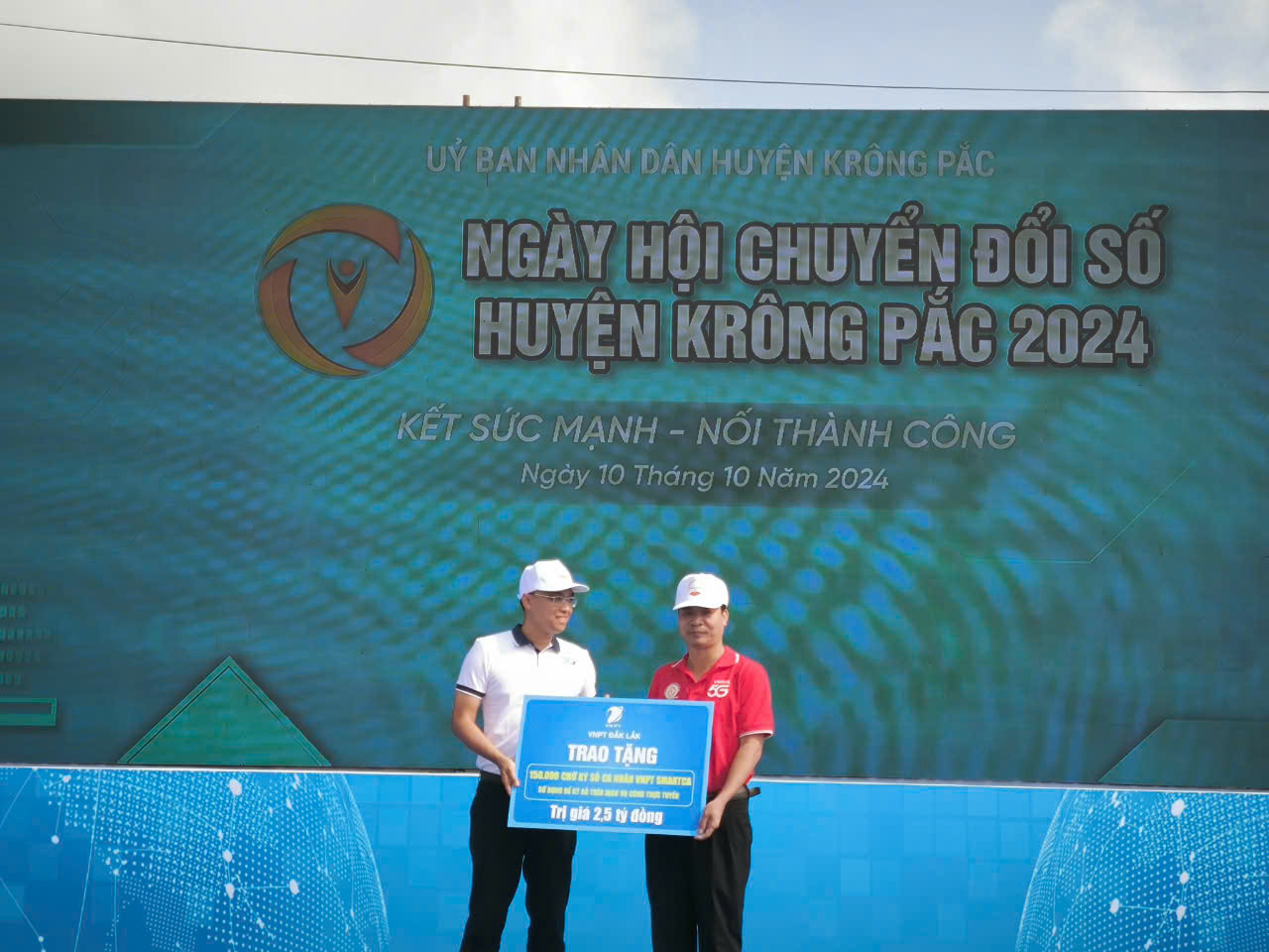 vnpt-dak-lak-tham-gia-ngay-hoi-chuyen-doi-so-krong-pac-5