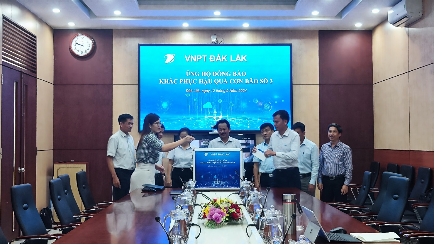 vnpt-dak-lak-ung-ho-dong-bao-khac-phuc-bao-yagi-3
